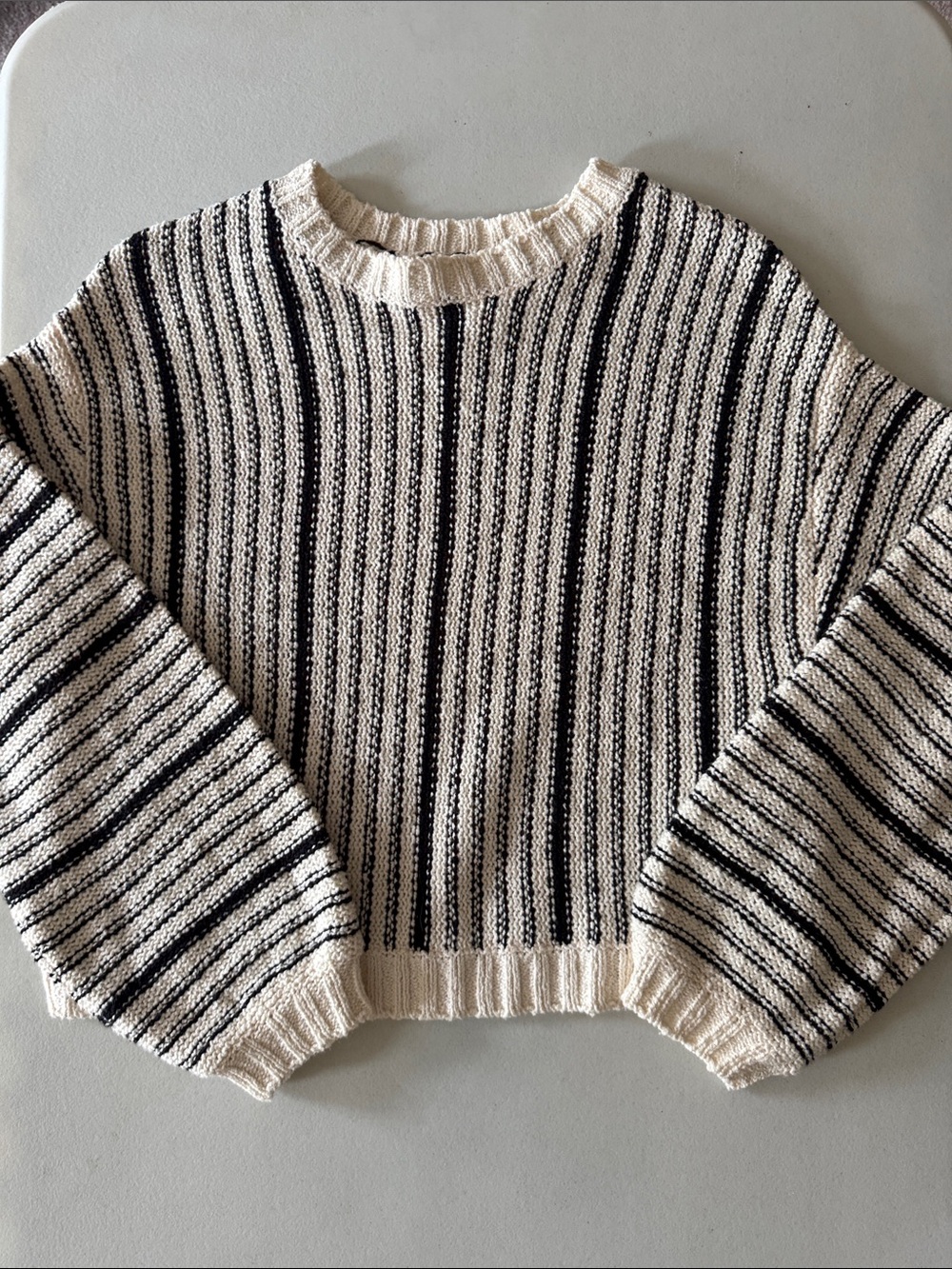 Billabong Striped Crewneck Sweater in Cream and Black Size S